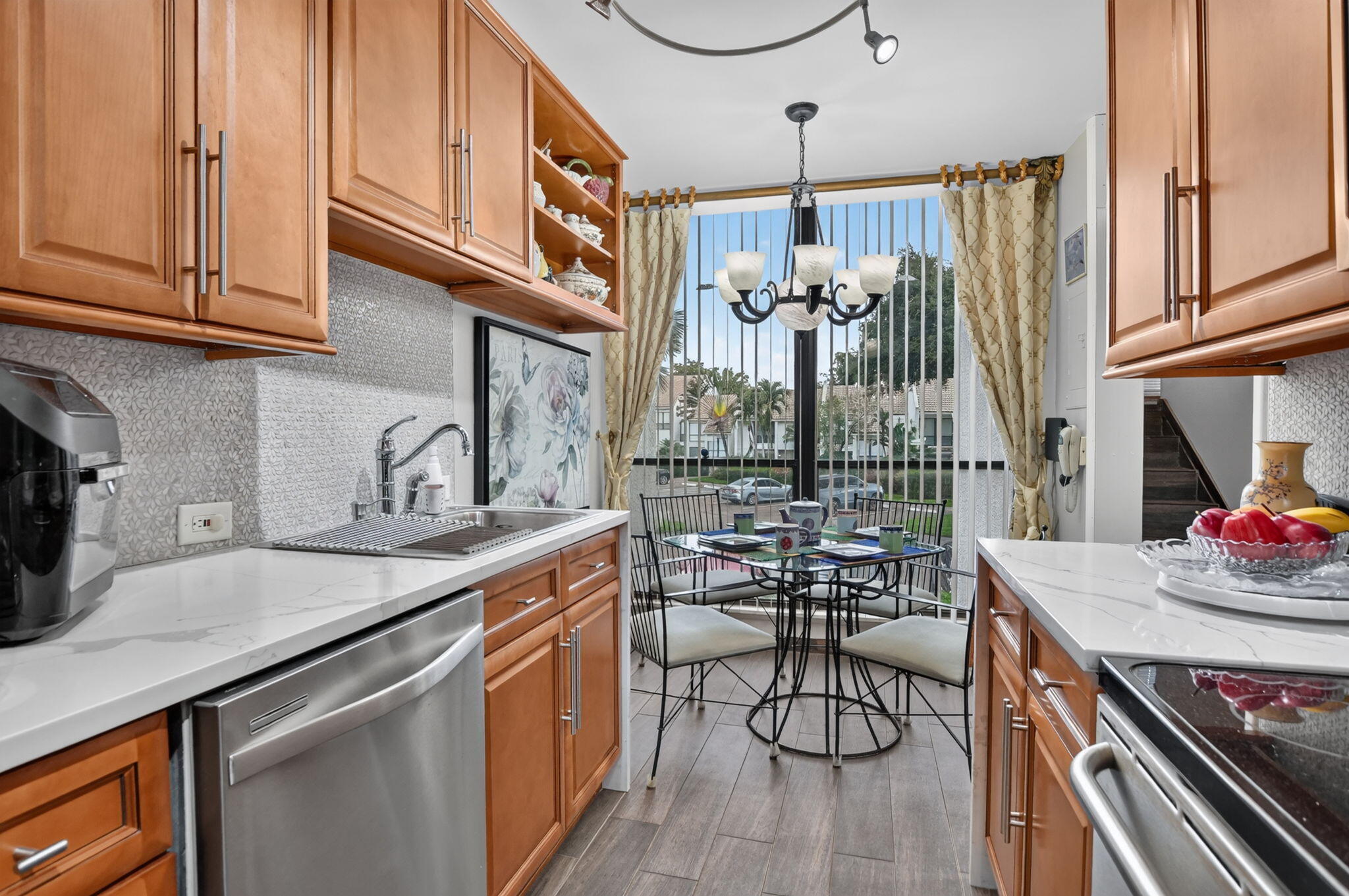 2805 Bridgewood Drive — Photo 3