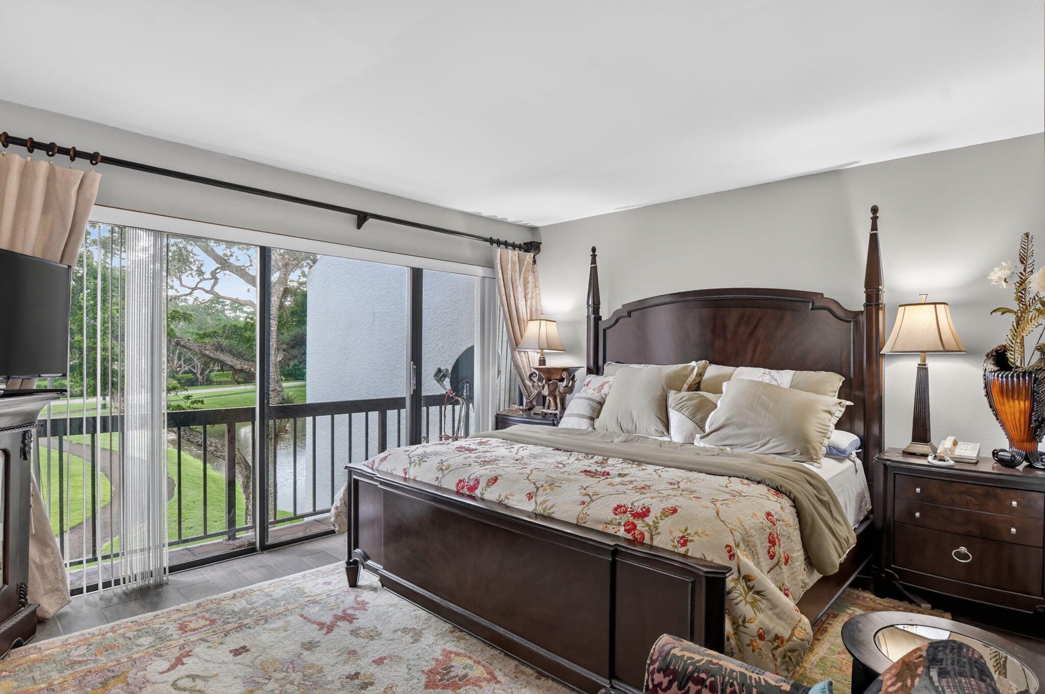 2805 Bridgewood Drive — Photo 4