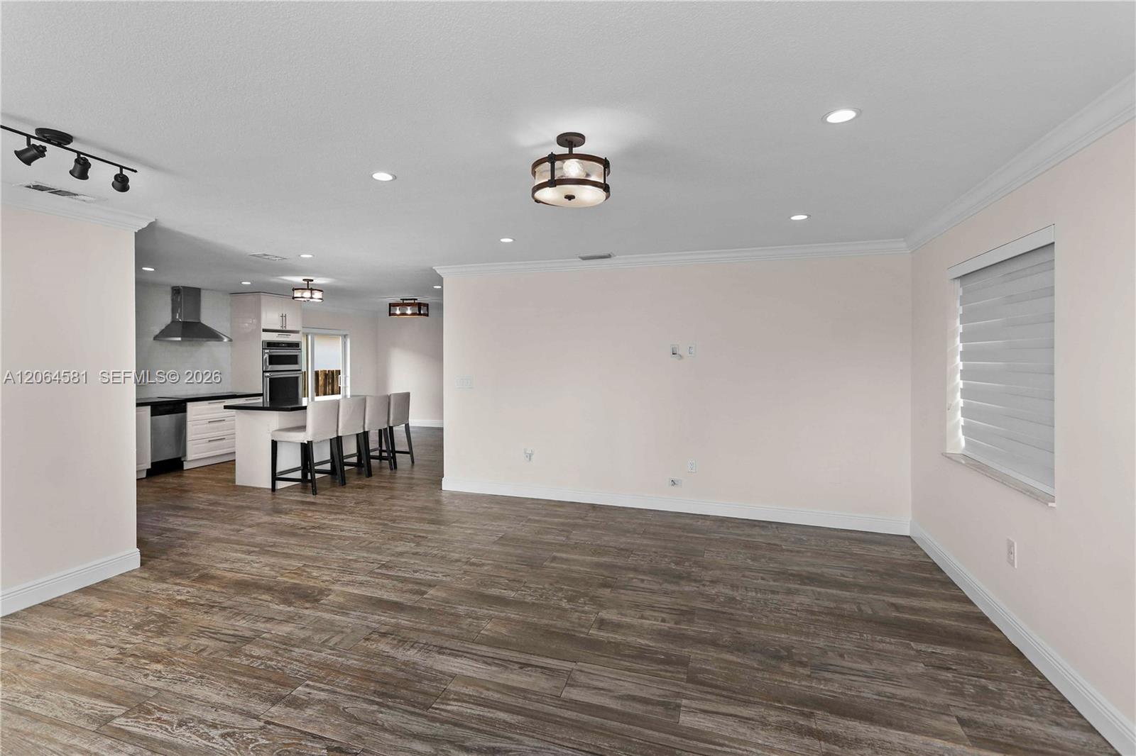 2224 SW 61st Ave — Photo 4