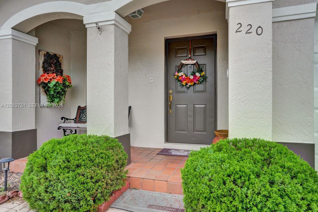 220 Riverwalk Cir — Photo 5
