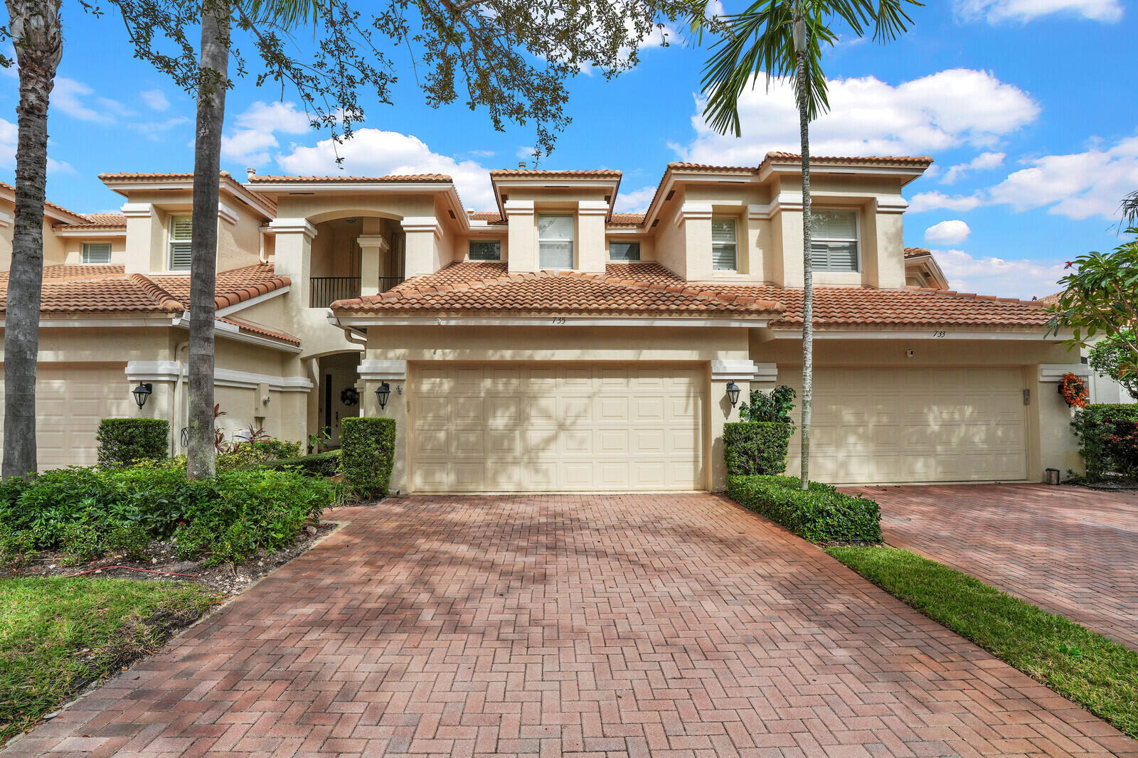 735 CABLE BEACH Lane — Photo 2