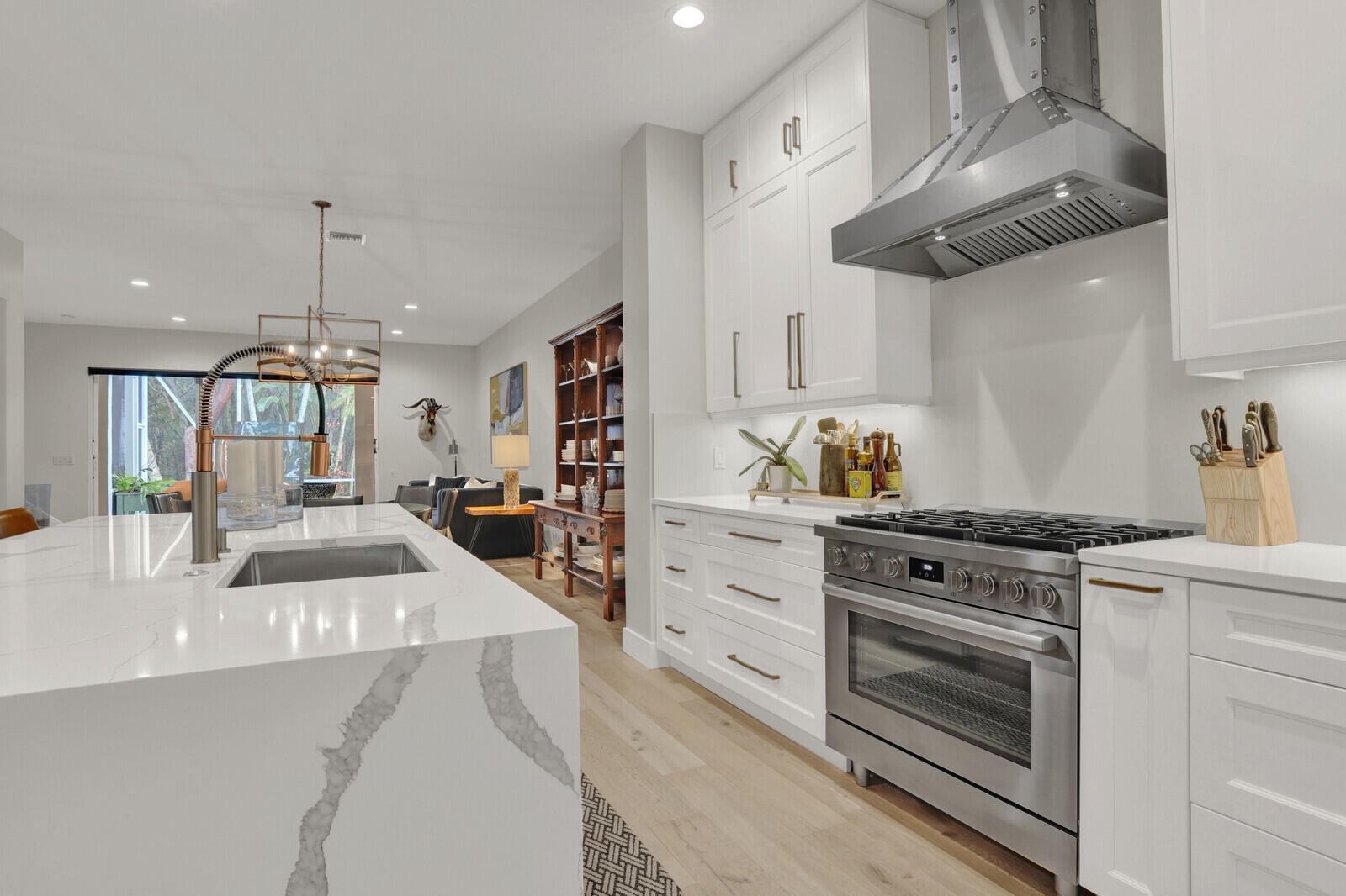 735 CABLE BEACH Lane — Photo 4
