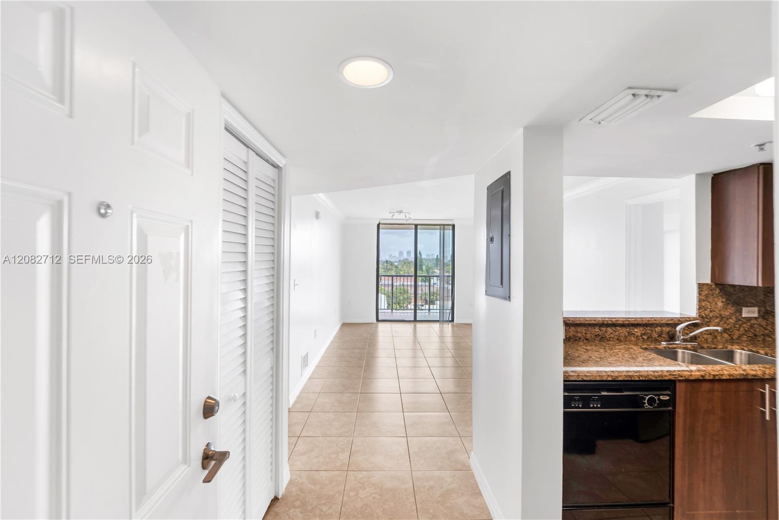 1690 SW 27th Ave # 505 — Photo 3