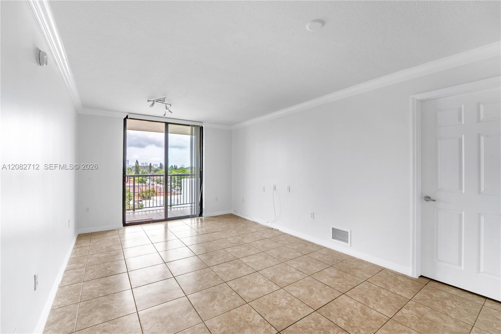 1690 SW 27th Ave # 505 — Photo 4