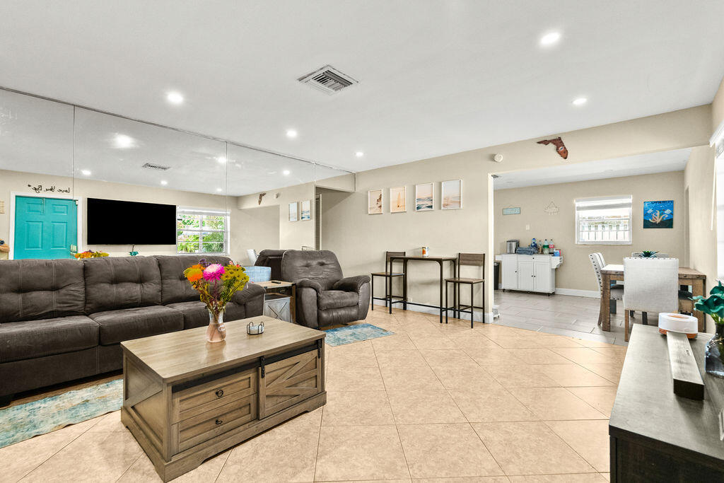 1102 Florence Road — Photo 5