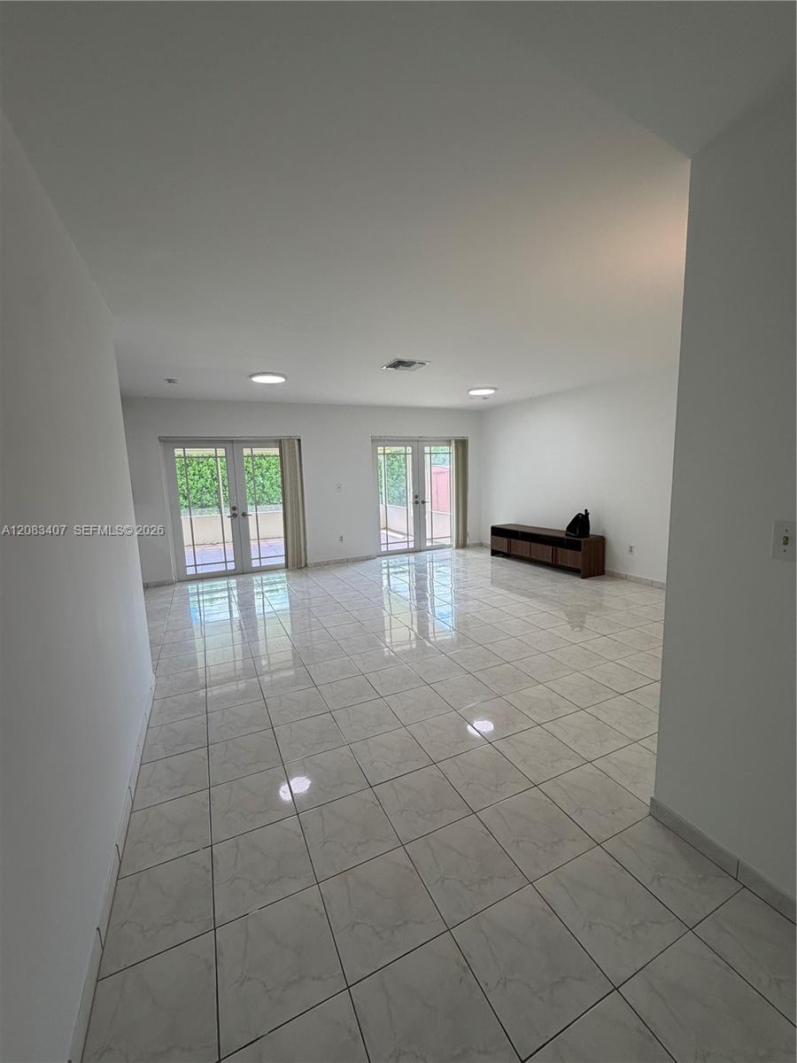 1731 SW 103rd Ave — Photo 2