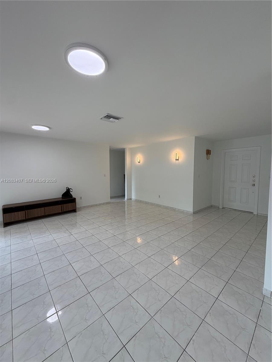 1731 SW 103rd Ave — Photo 3