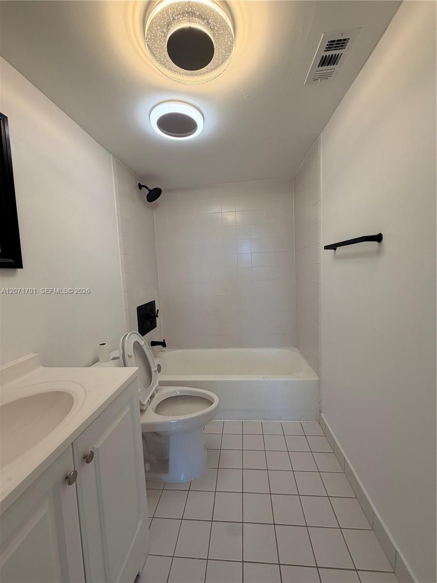 1010 NW 11th St # 507 View 3