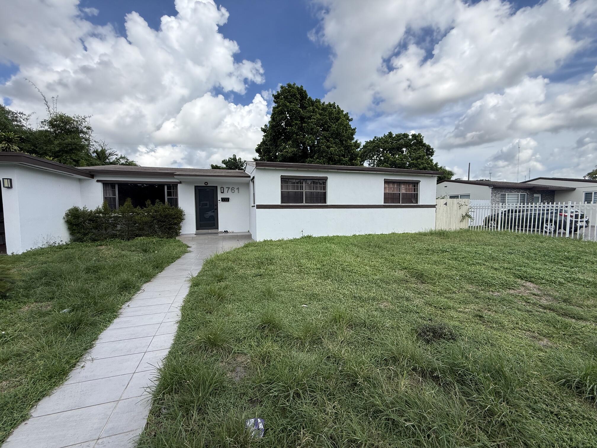 761 NW 183RD Drive — Photo 4