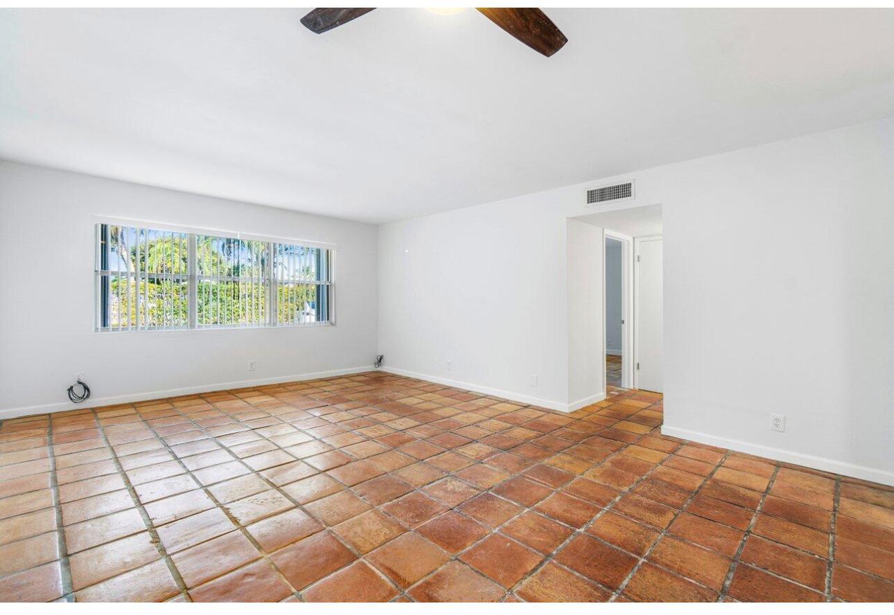 420 SE 2nd Avenue # 2 — Photo 3