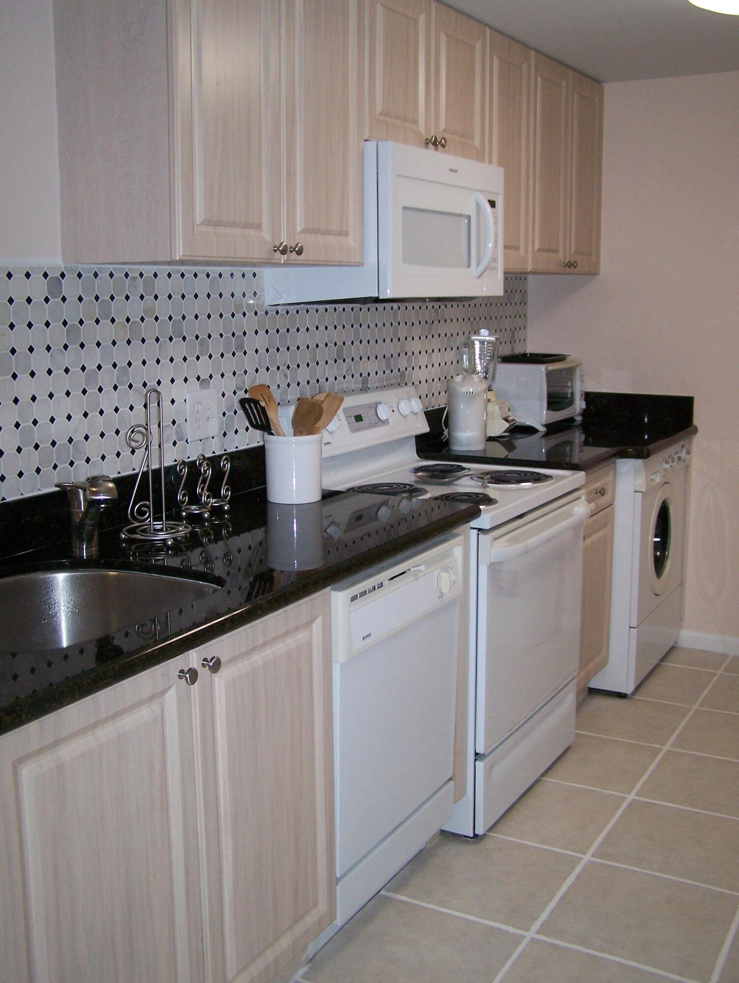 2080 GREENVIEW SHORES Boulevard # 420 — Photo 5