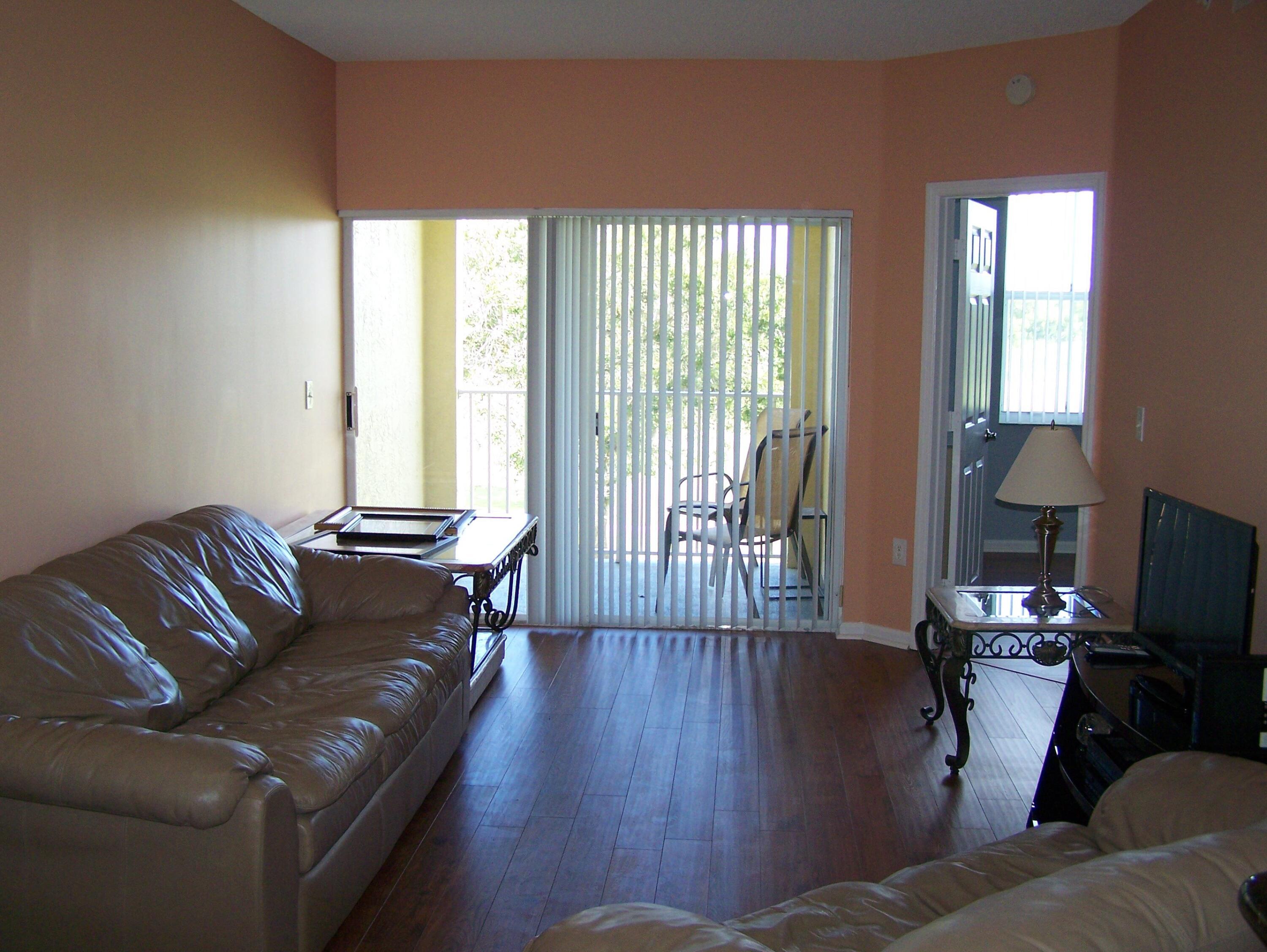 2080 GREENVIEW SHORES Boulevard # 420 — Photo 2