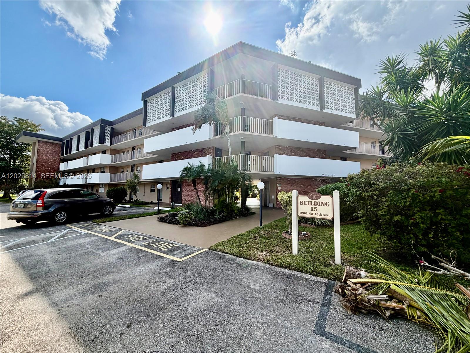 2901 NW 46th Ave # 304, Lauderdale Lakes FL 33313
