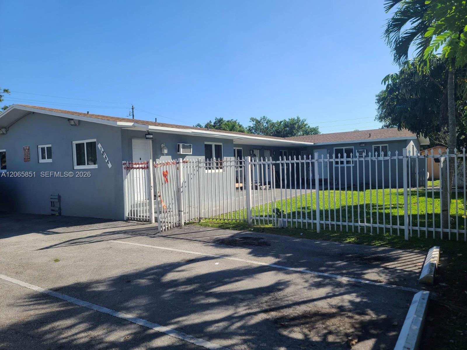 1864 NW 28th St # 3, Miami FL 33142