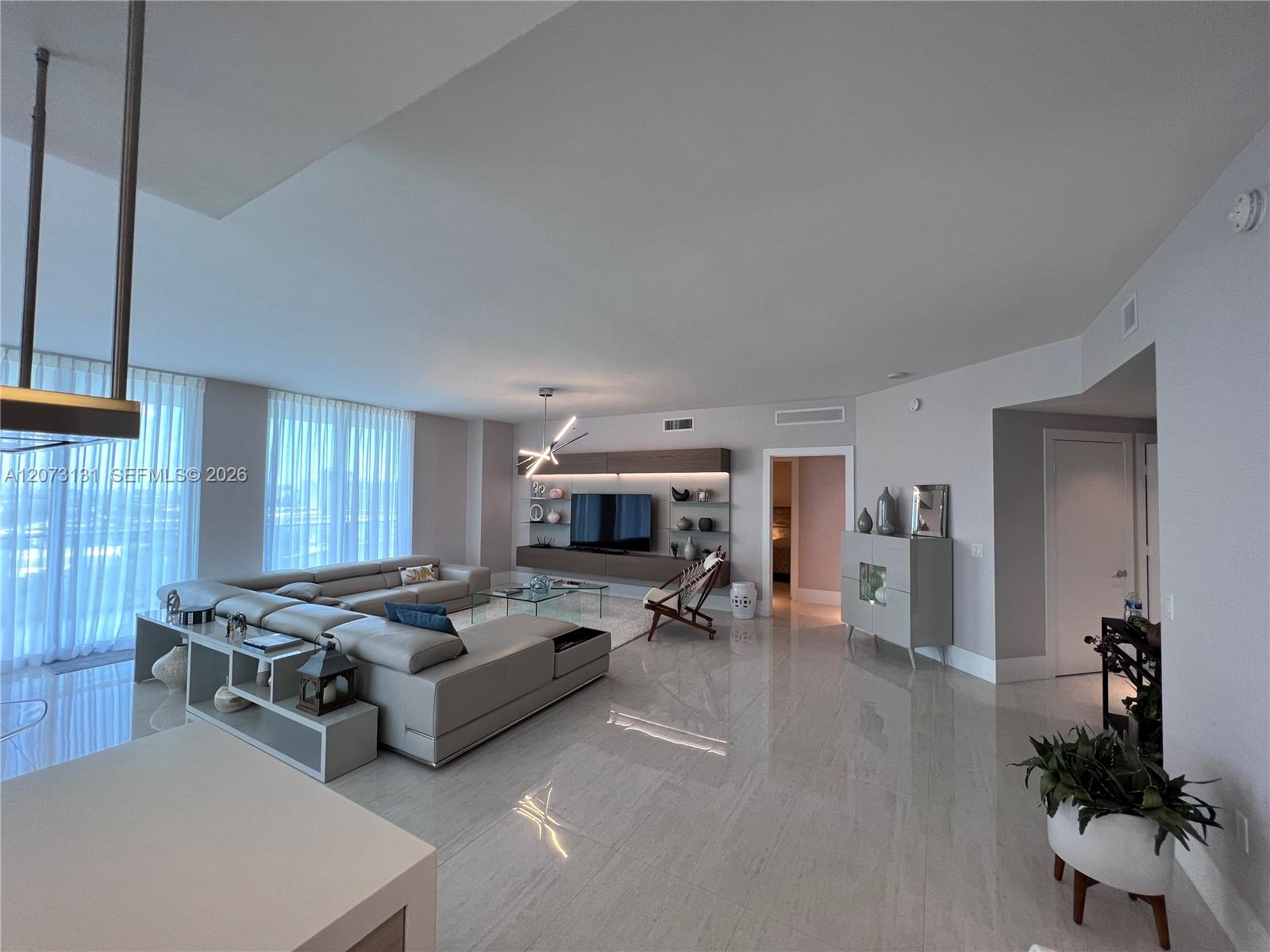 17301 Biscayne Blvd # 1402 — Photo 3