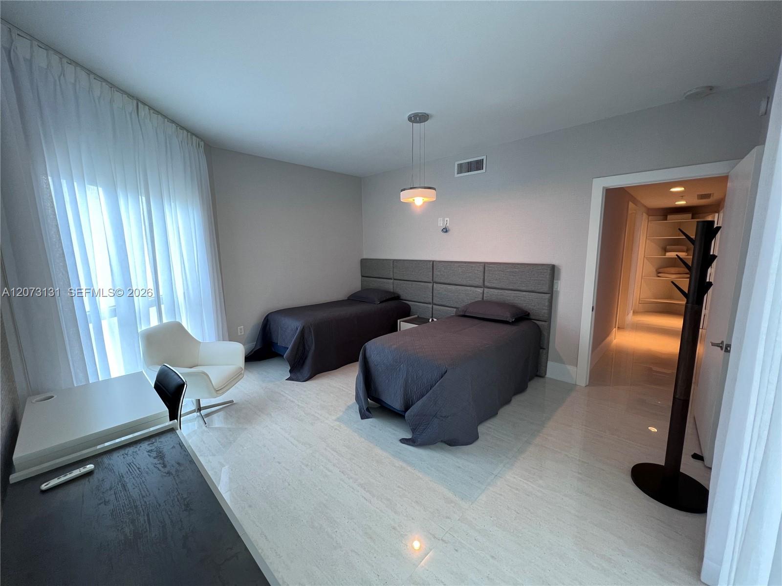17301 Biscayne Blvd # 1402 — Photo 4