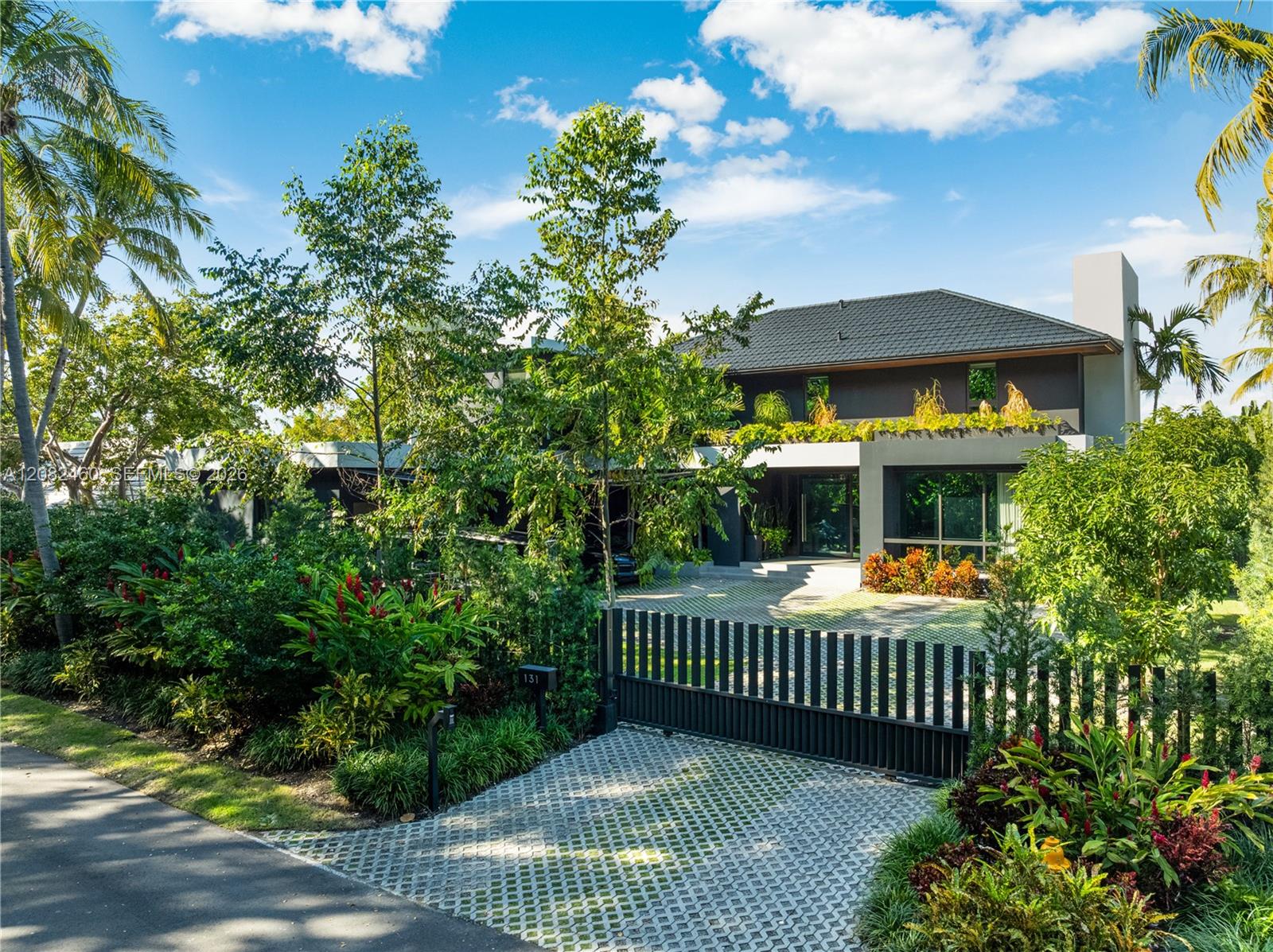 131 Cape Florida Dr — Photo 4