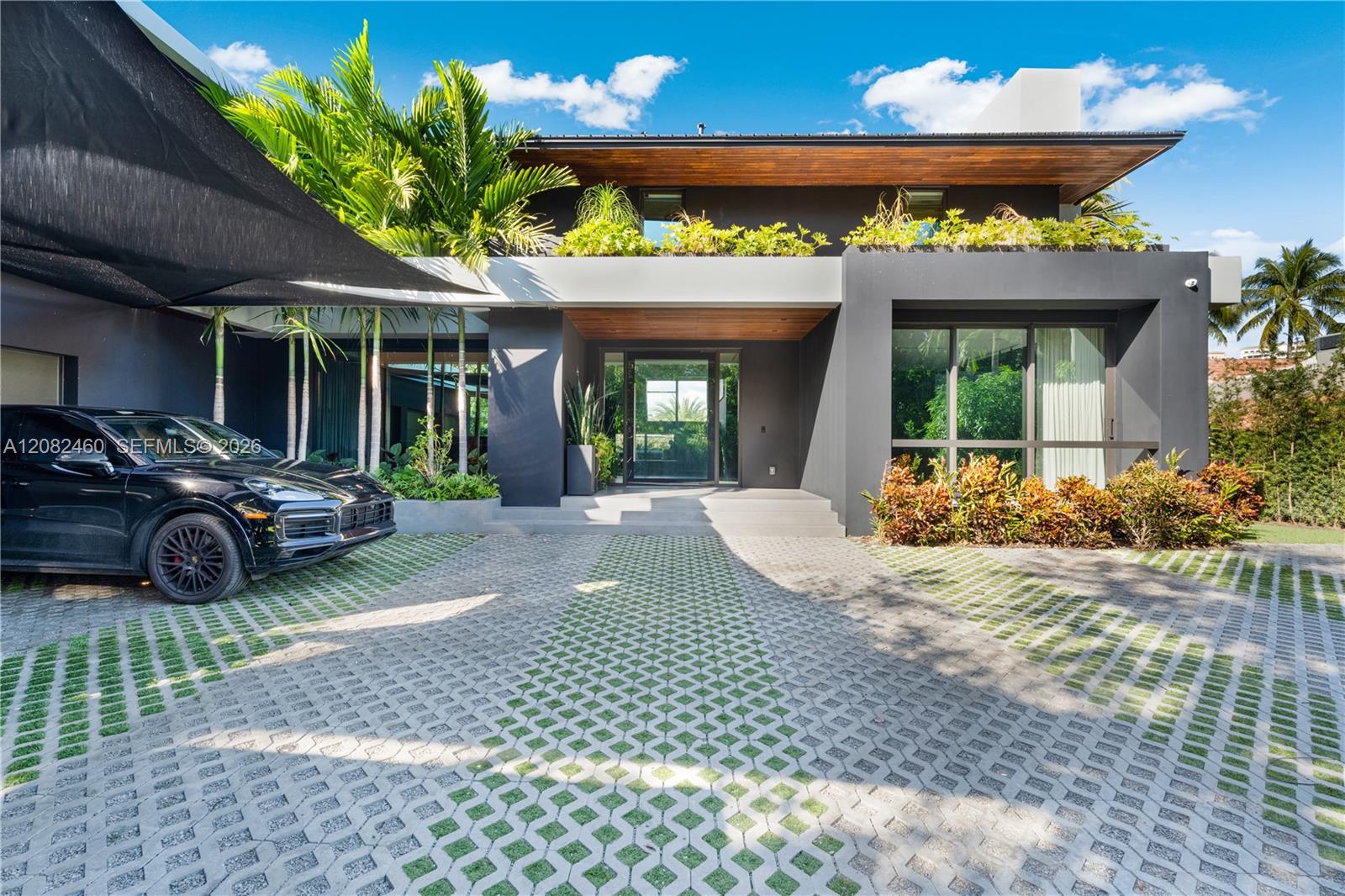 131 Cape Florida Dr — Photo 5