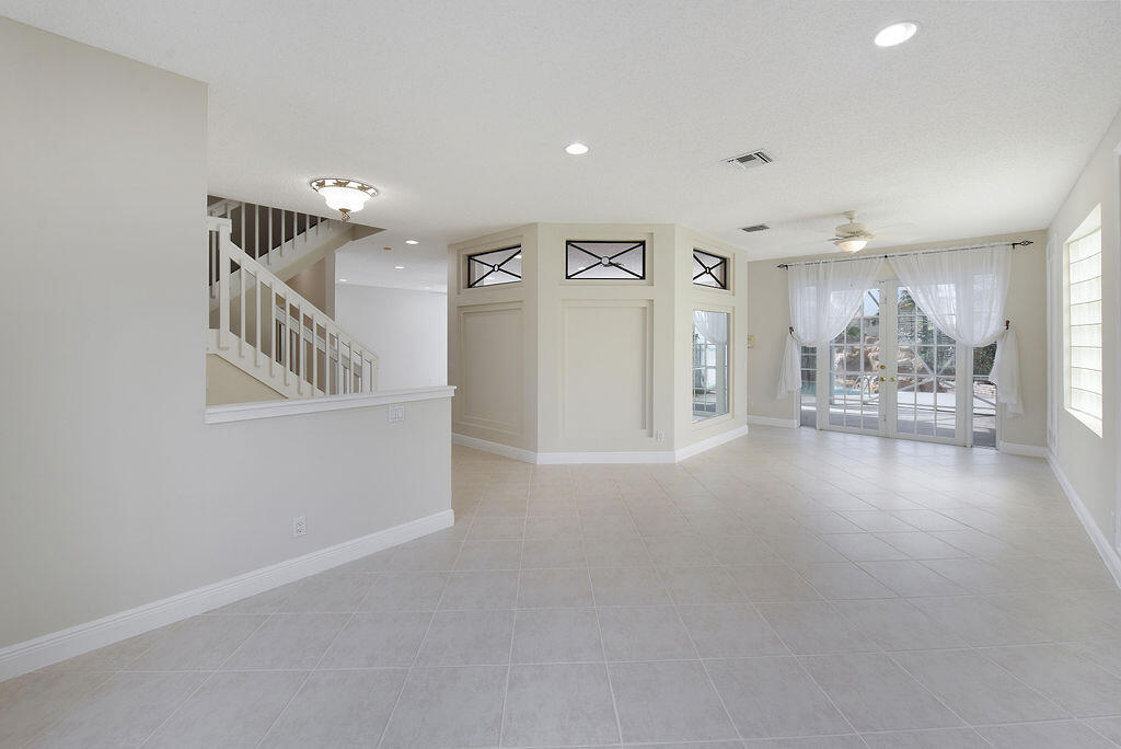 7259 Norwich Lane — Photo 5