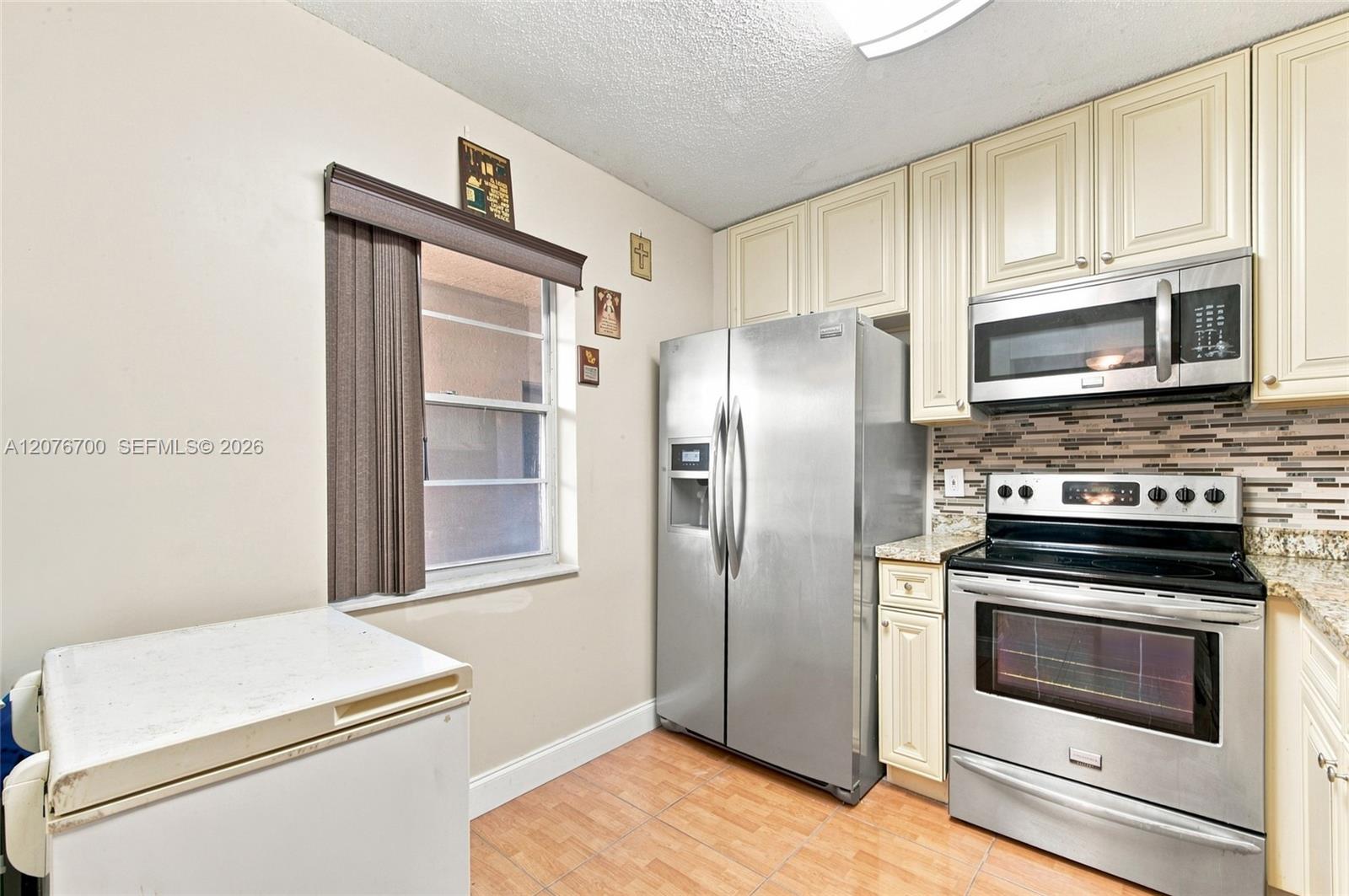 5510 Lakeside Dr # 108 — Photo 3