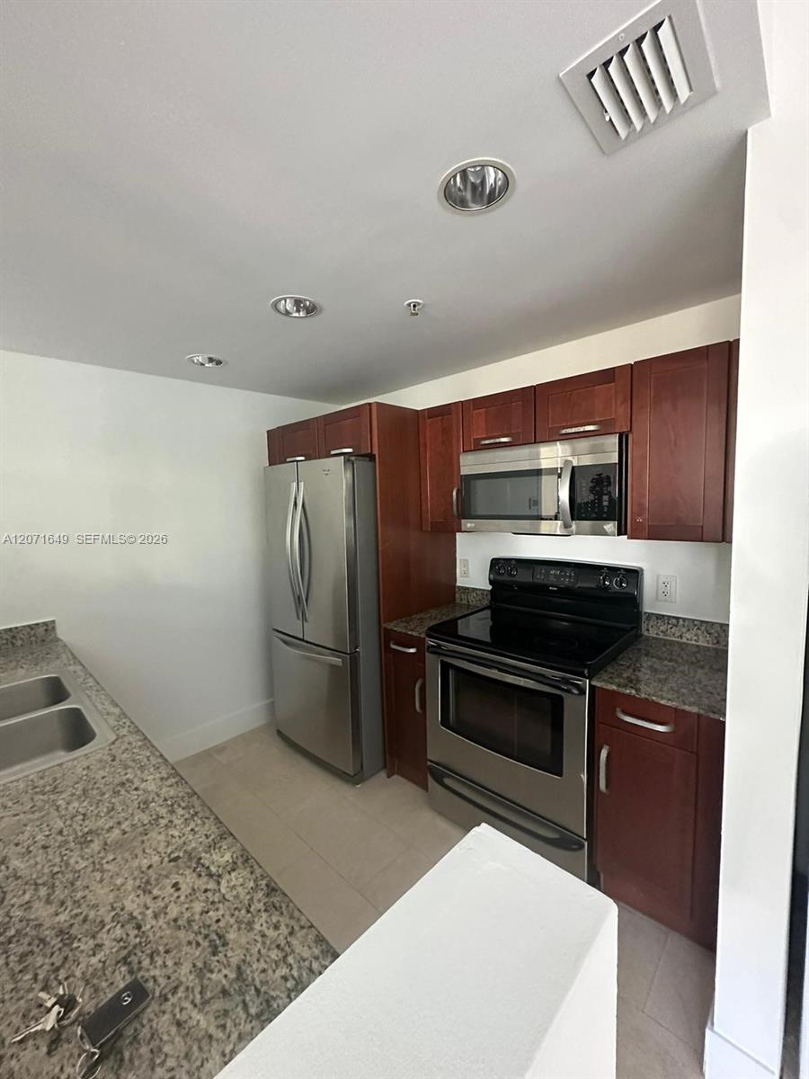 7728 COLLINS AV # 1 View 2