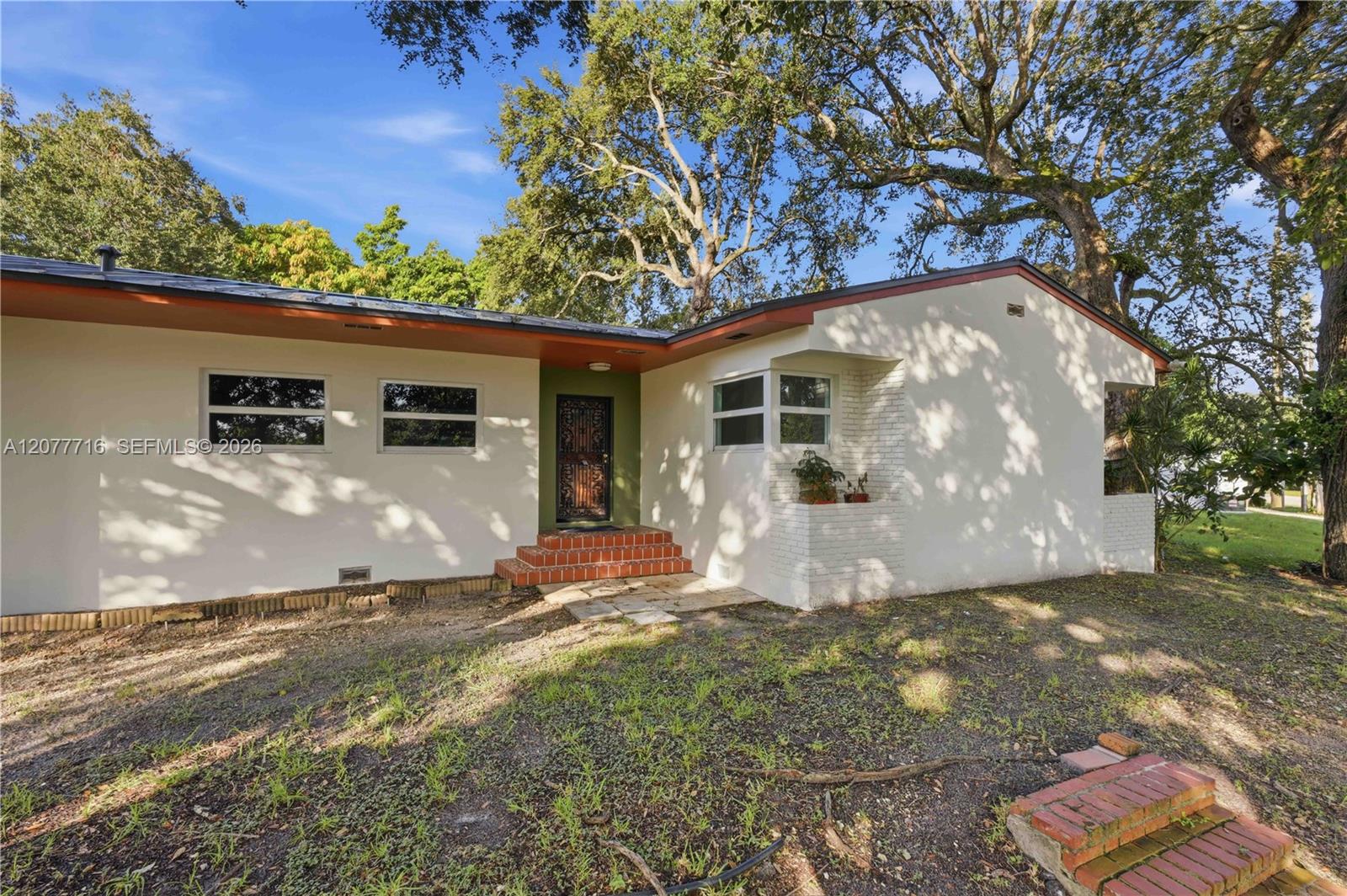 13040 N Miami Ave — Photo 2