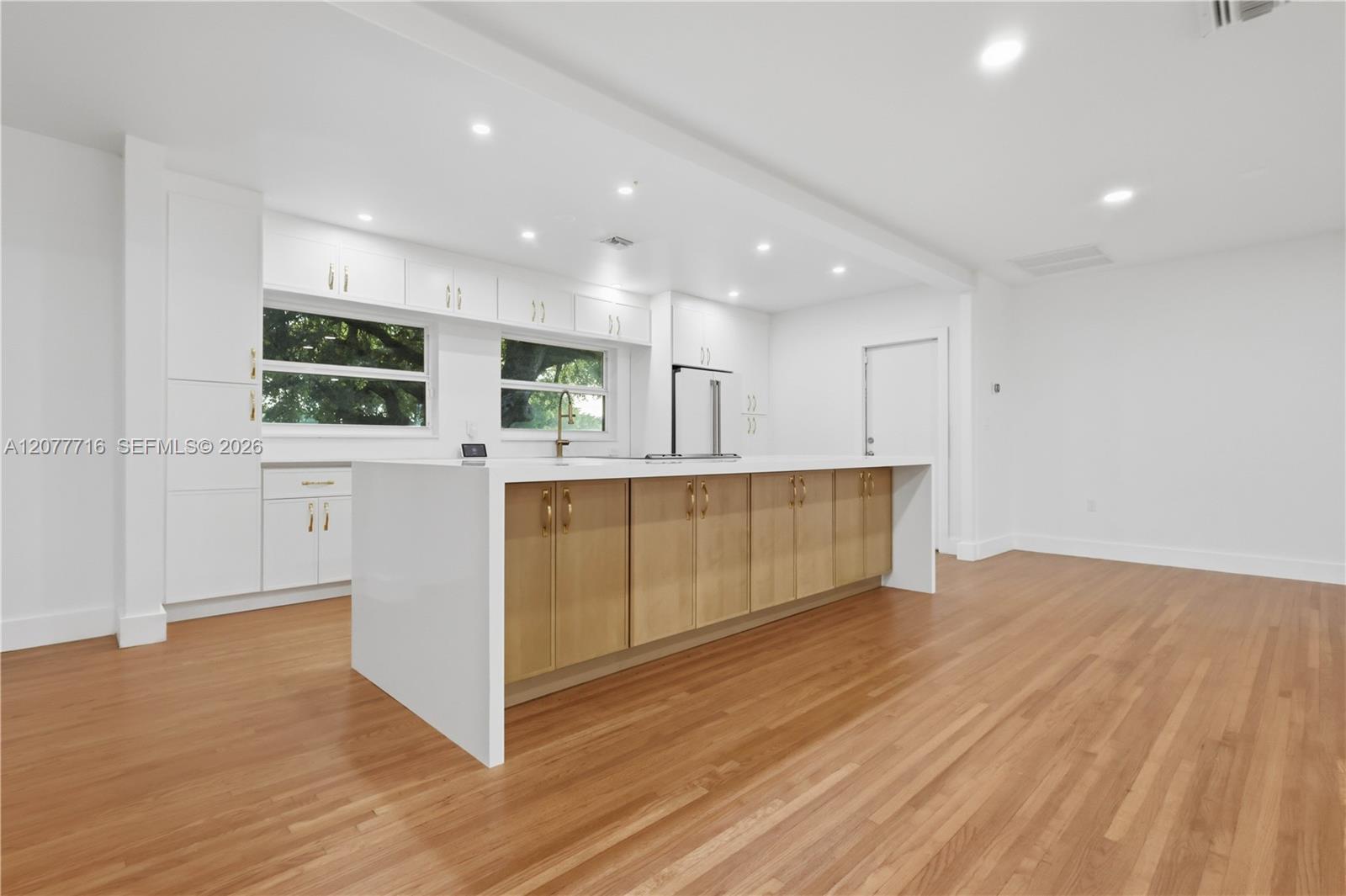 13040 N Miami Ave — Photo 3