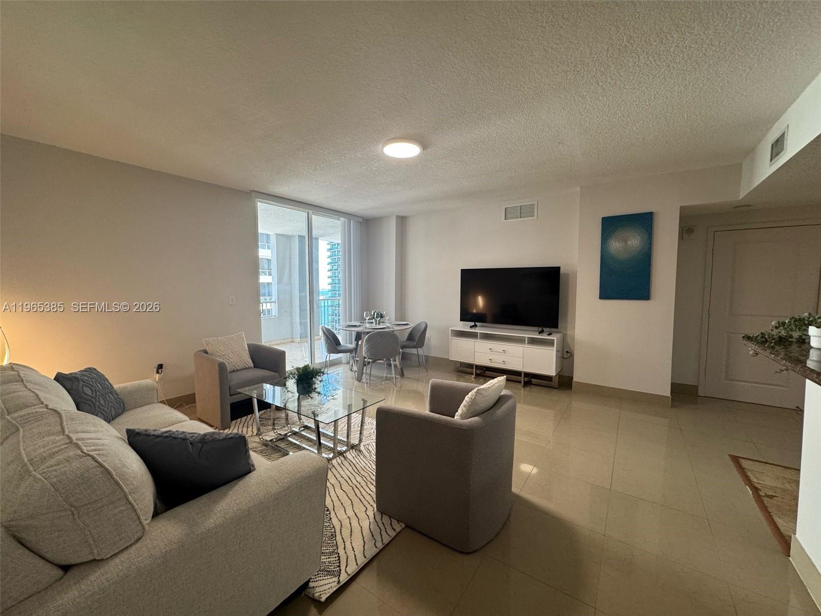 170 SE 14th St # 1108, Miami FL 33131