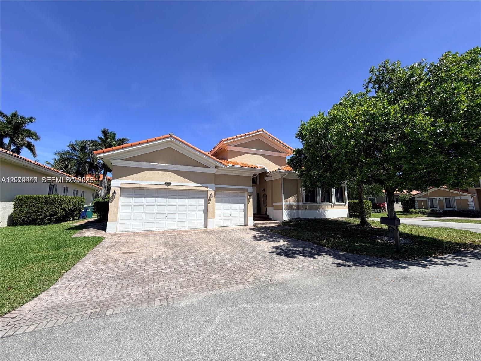 19385 SW 79th Ct — Photo 3