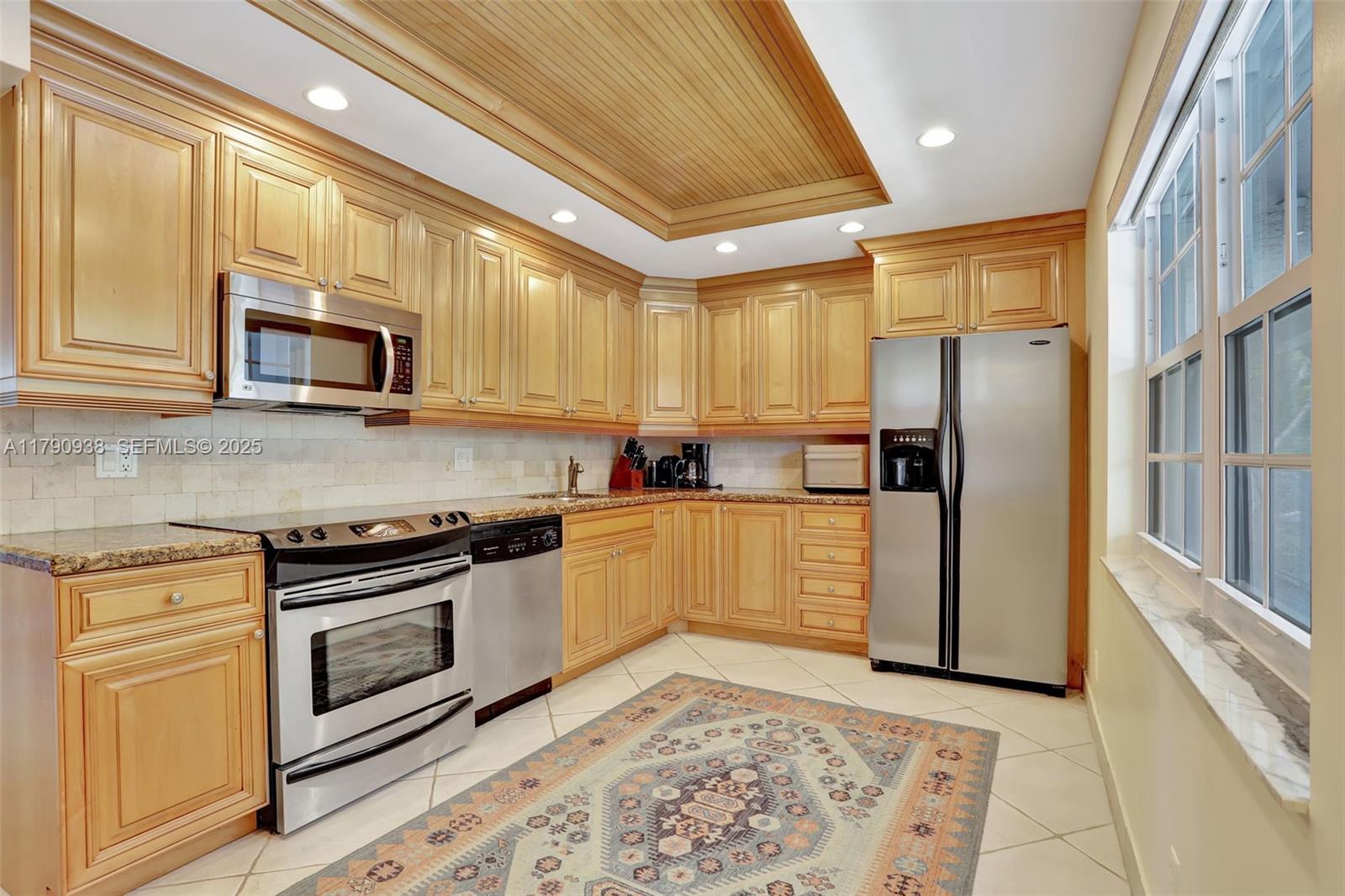 4020 W Palm Aire Dr # 204 — Photo 2
