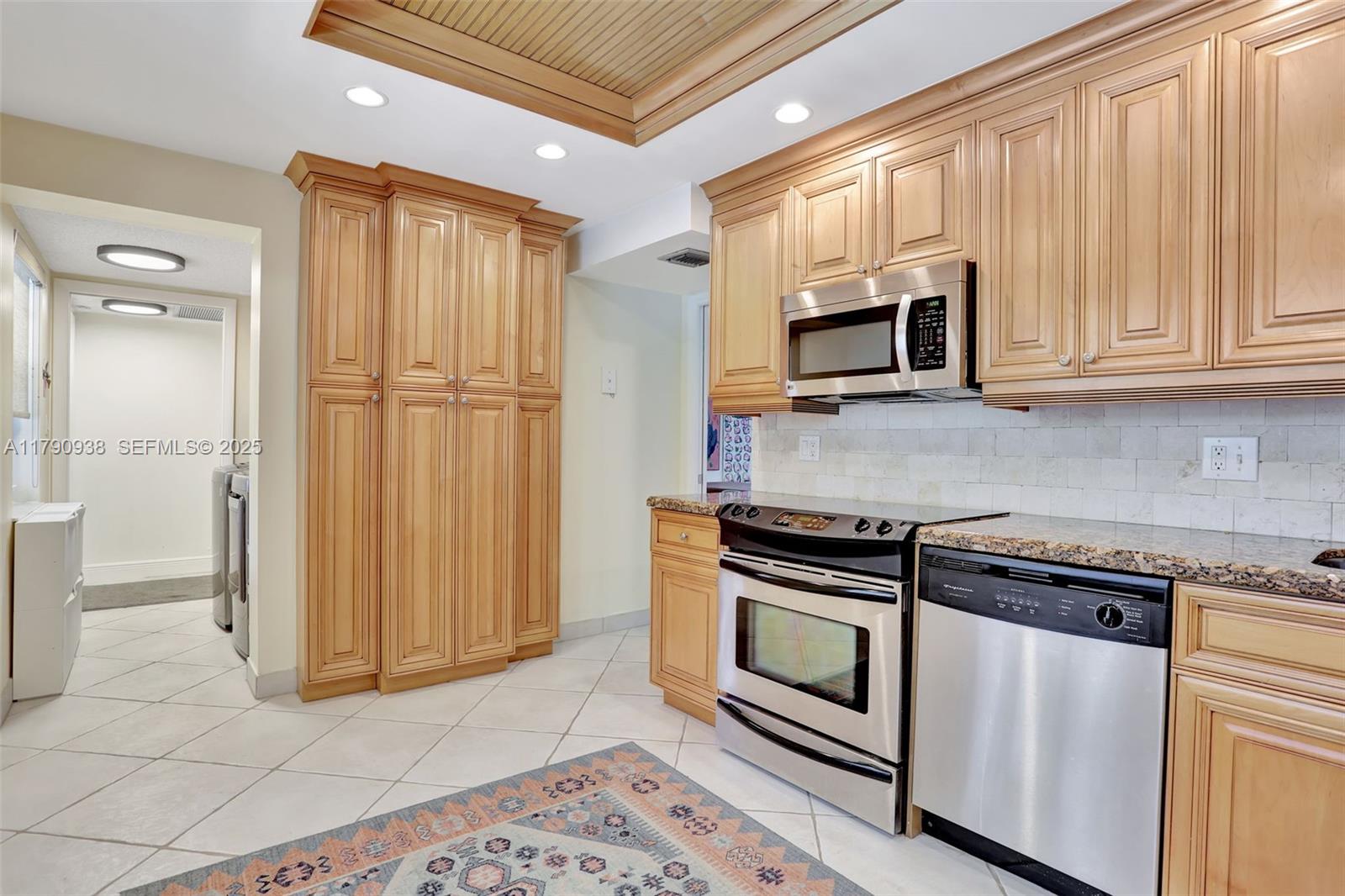 4020 W Palm Aire Dr # 204 — Photo 5