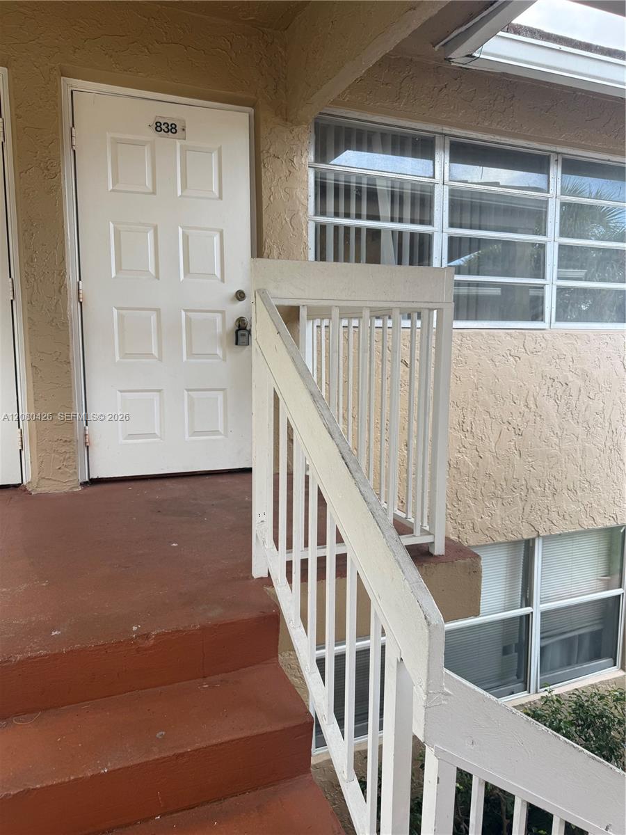 838 Twin Lakes Dr # 19-E — Photo 2