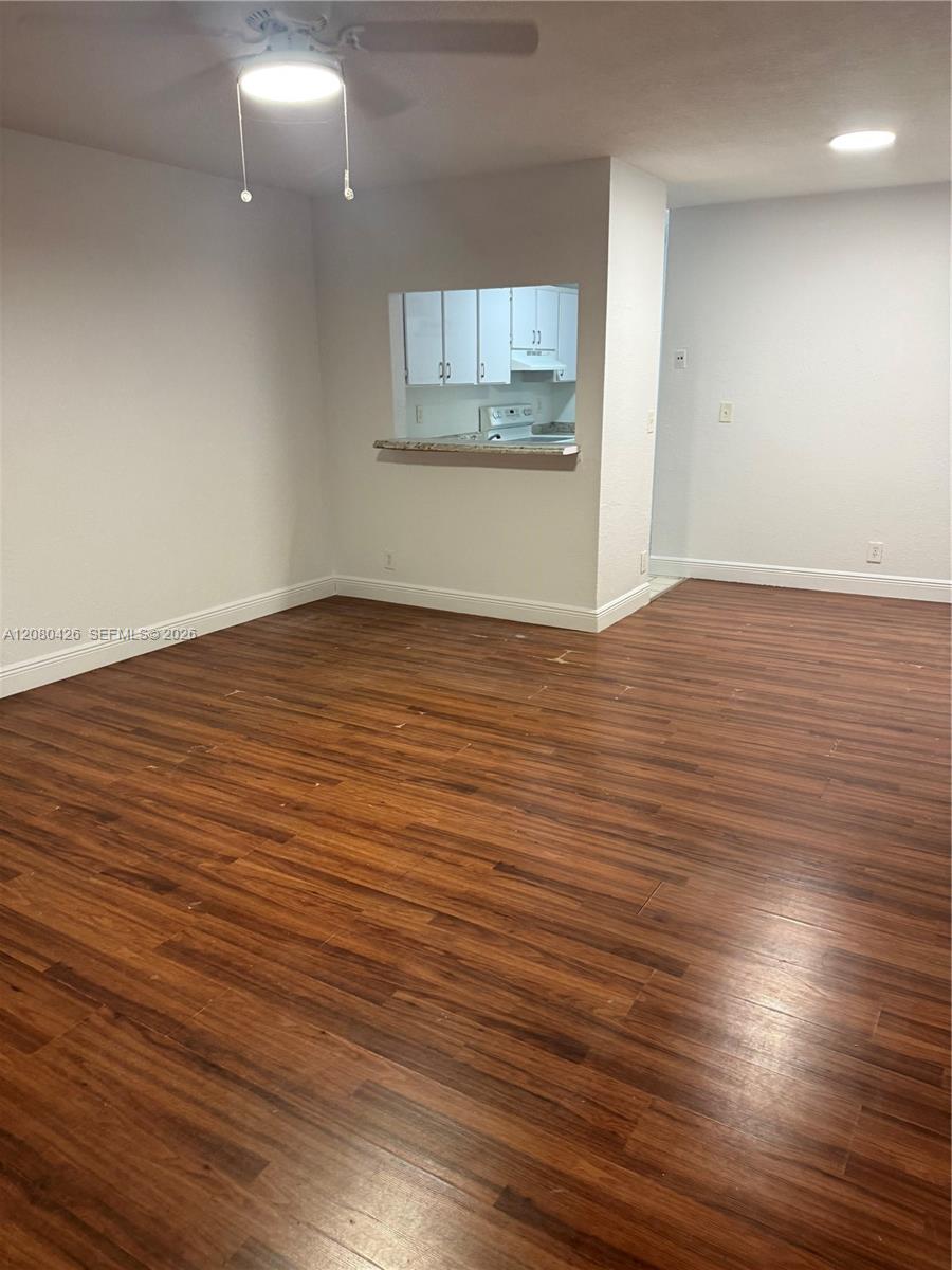 838 Twin Lakes Dr # 19-E — Photo 4