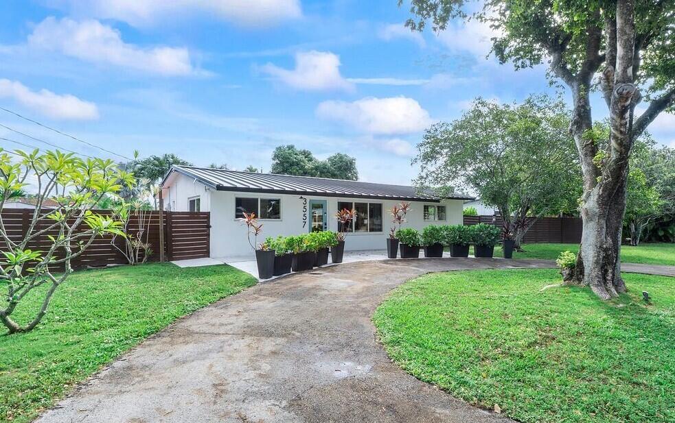 3557 LLOYD Drive, Oakland Park FL 33309