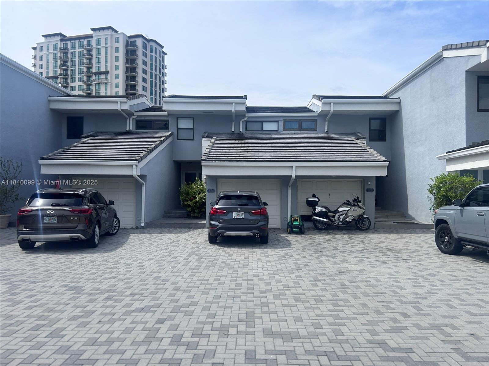 324 Poinciana Dr # 906, Sunny Isles Beach FL 33160