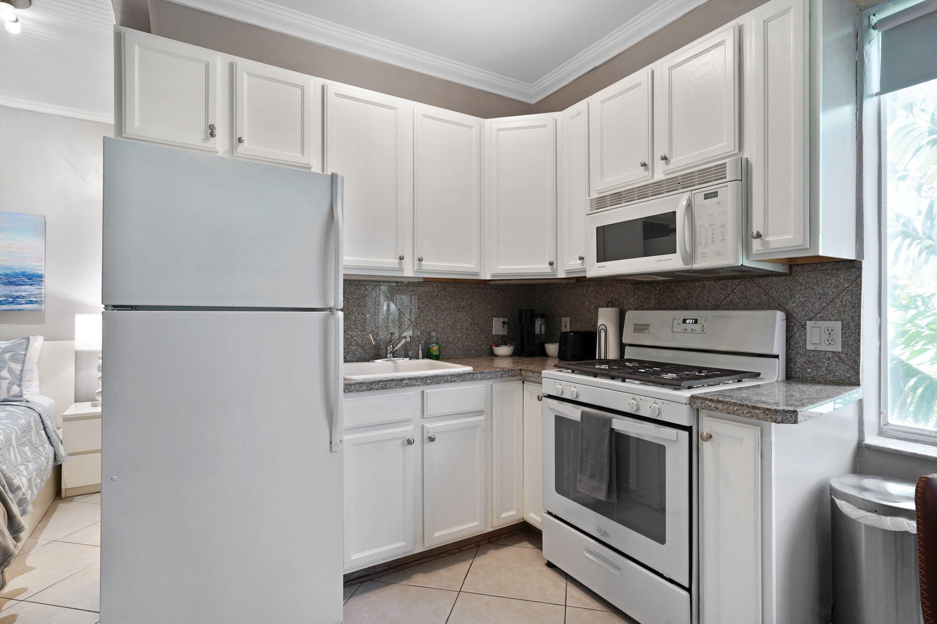 3710 Collins Avenue # 304 — Photo 4