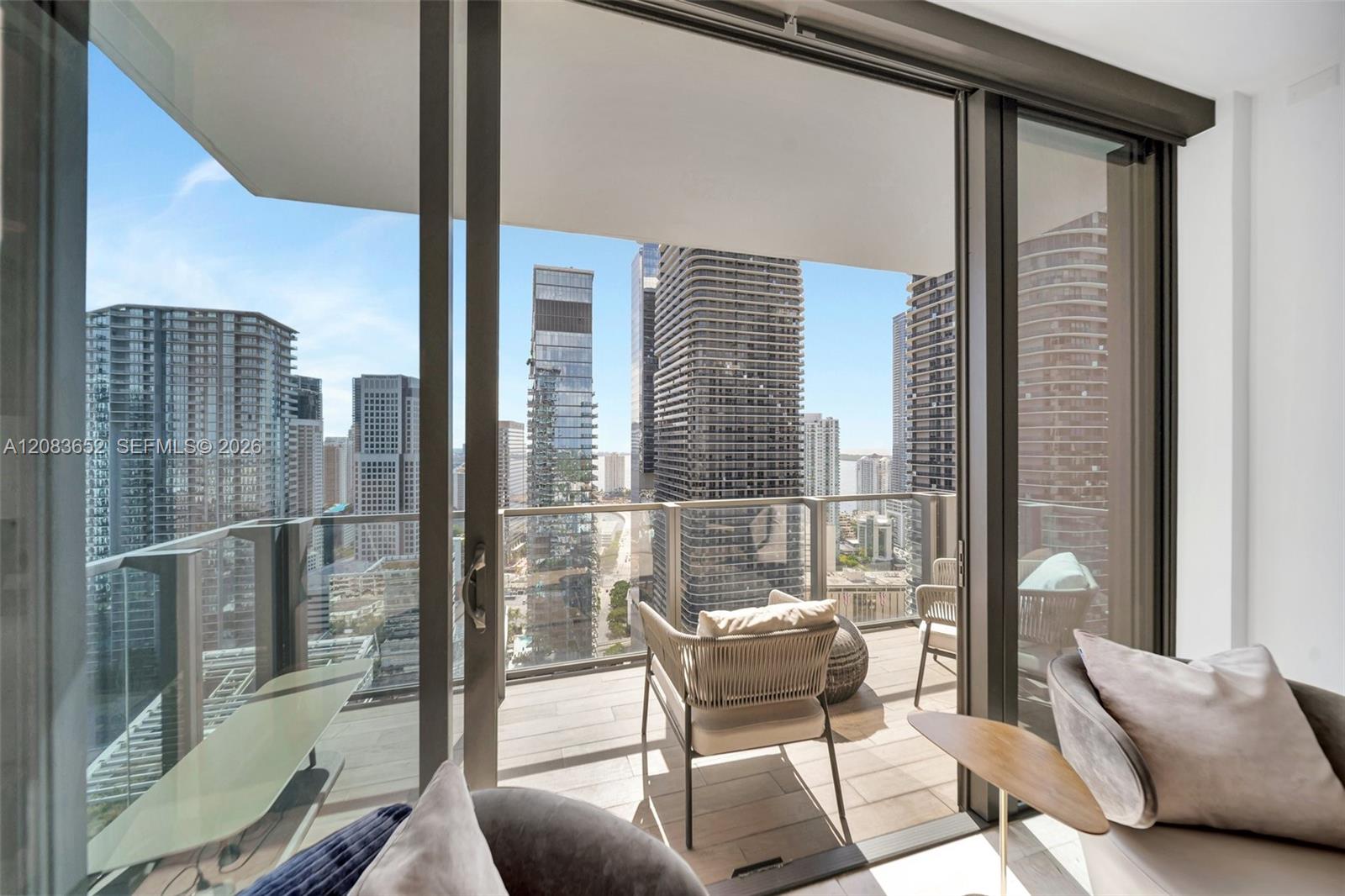 88 SW 7th St # 3203 — Photo 3