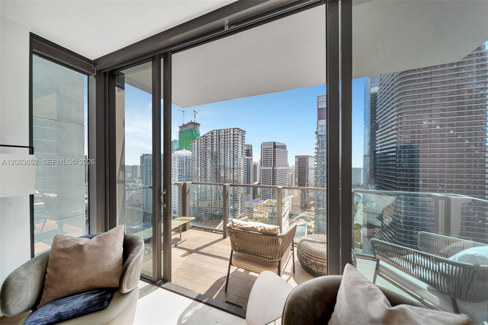 88 SW 7th St # 3203 — Photo 5