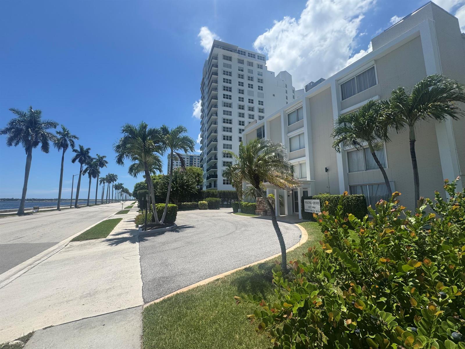 1527 S Flagler Drive 112f, (7)