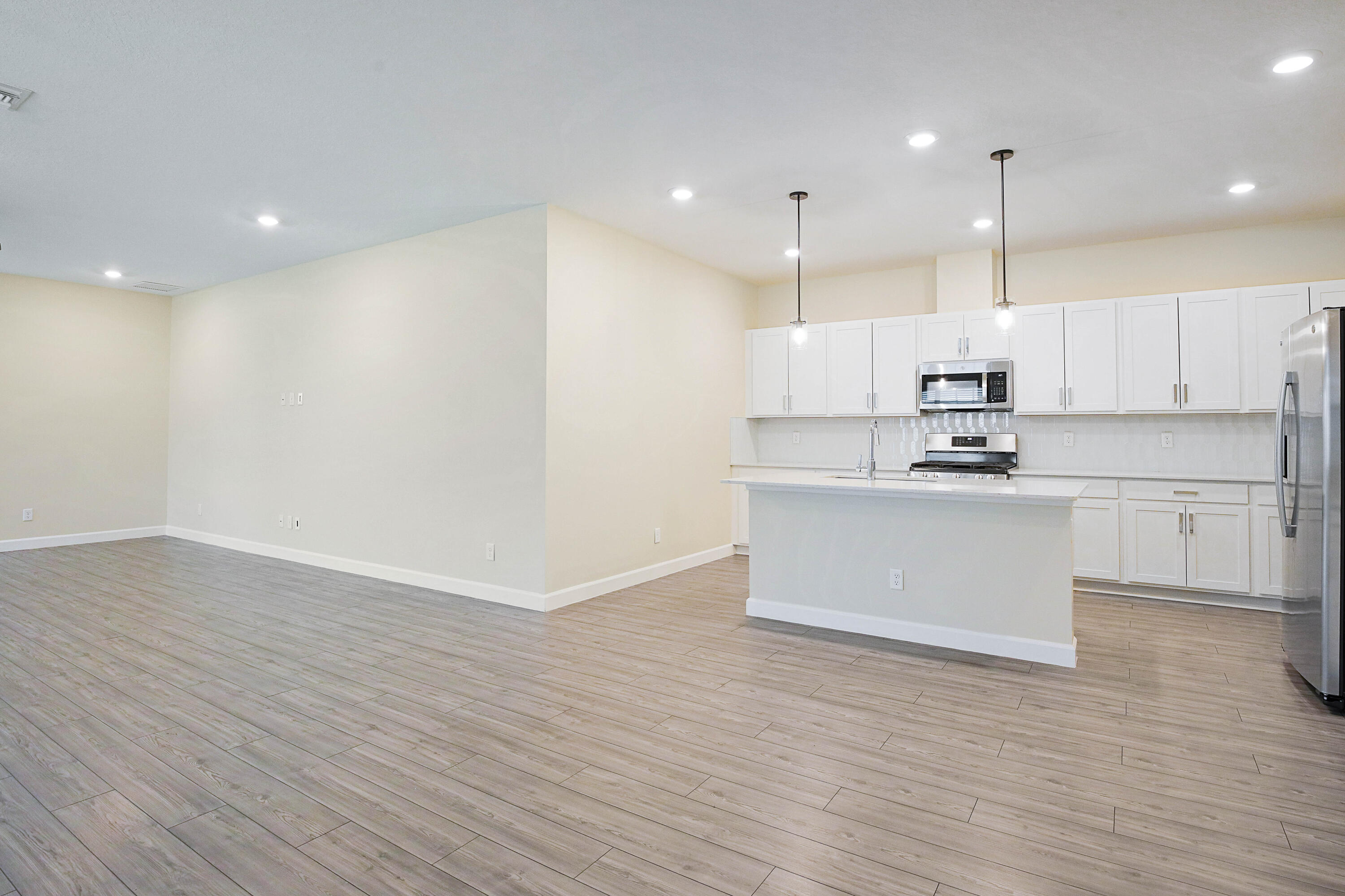1217 Haywagon Trail — Photo 4