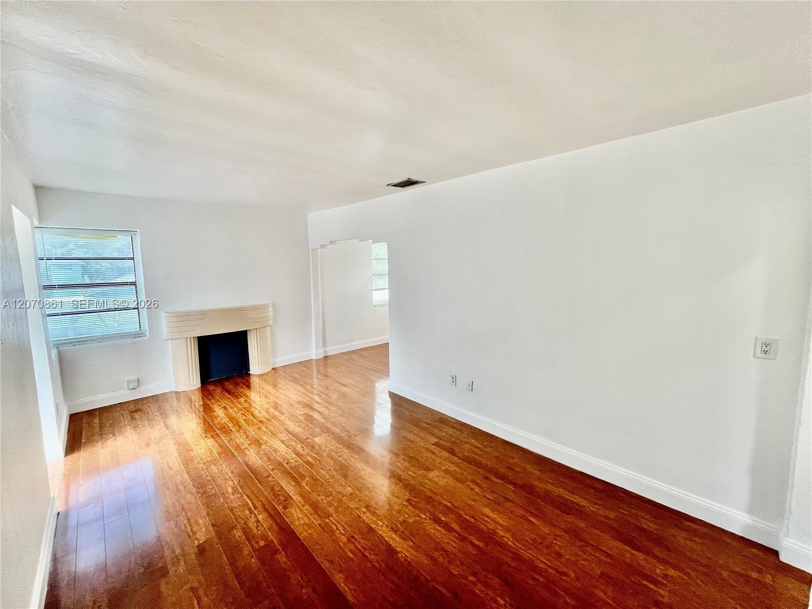 525 NE 65th St # B — Photo 2
