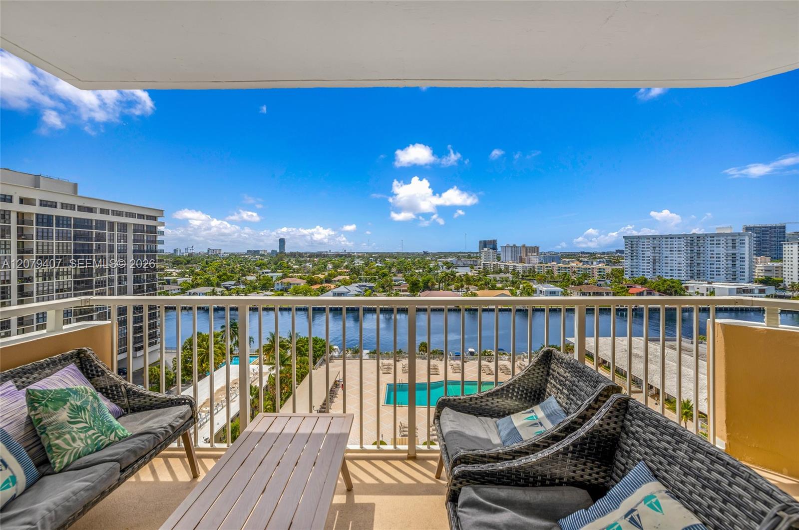 1985 S Ocean Dr # 10E — Photo 2