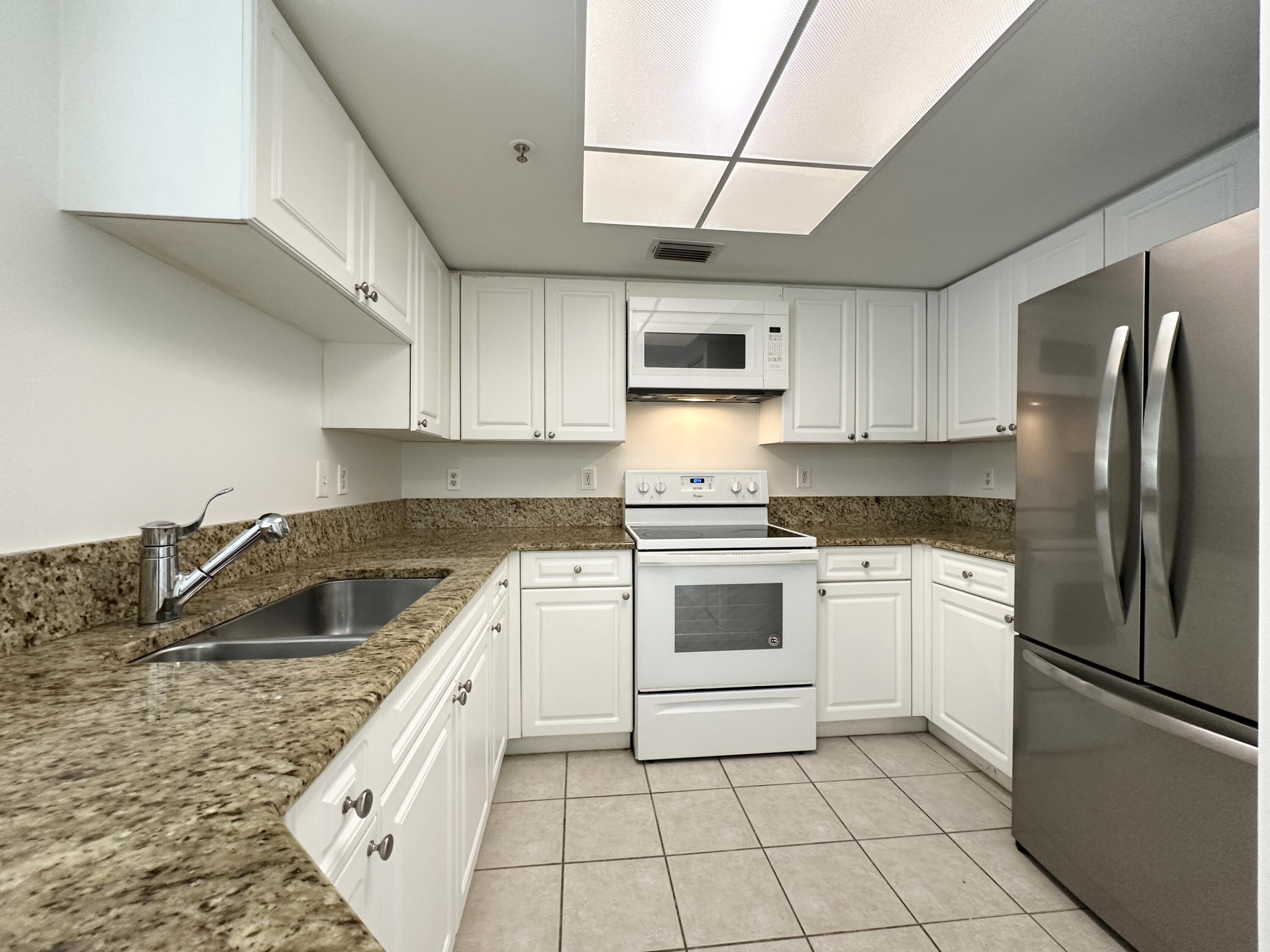 300 Crestwood Court N # 302, Royal Palm Beach FL 33411