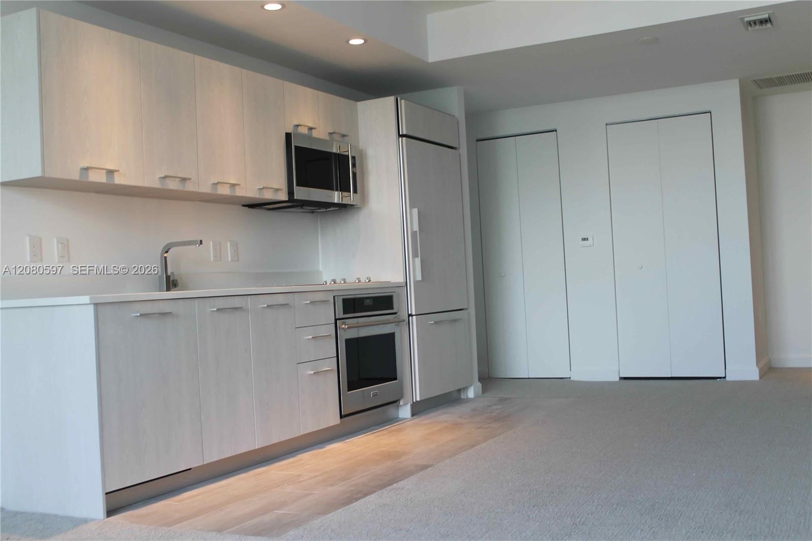 45 SW 9th St # 2809 — Photo 2