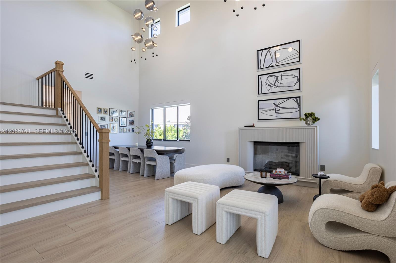 10910 Moore Dr — Photo 4
