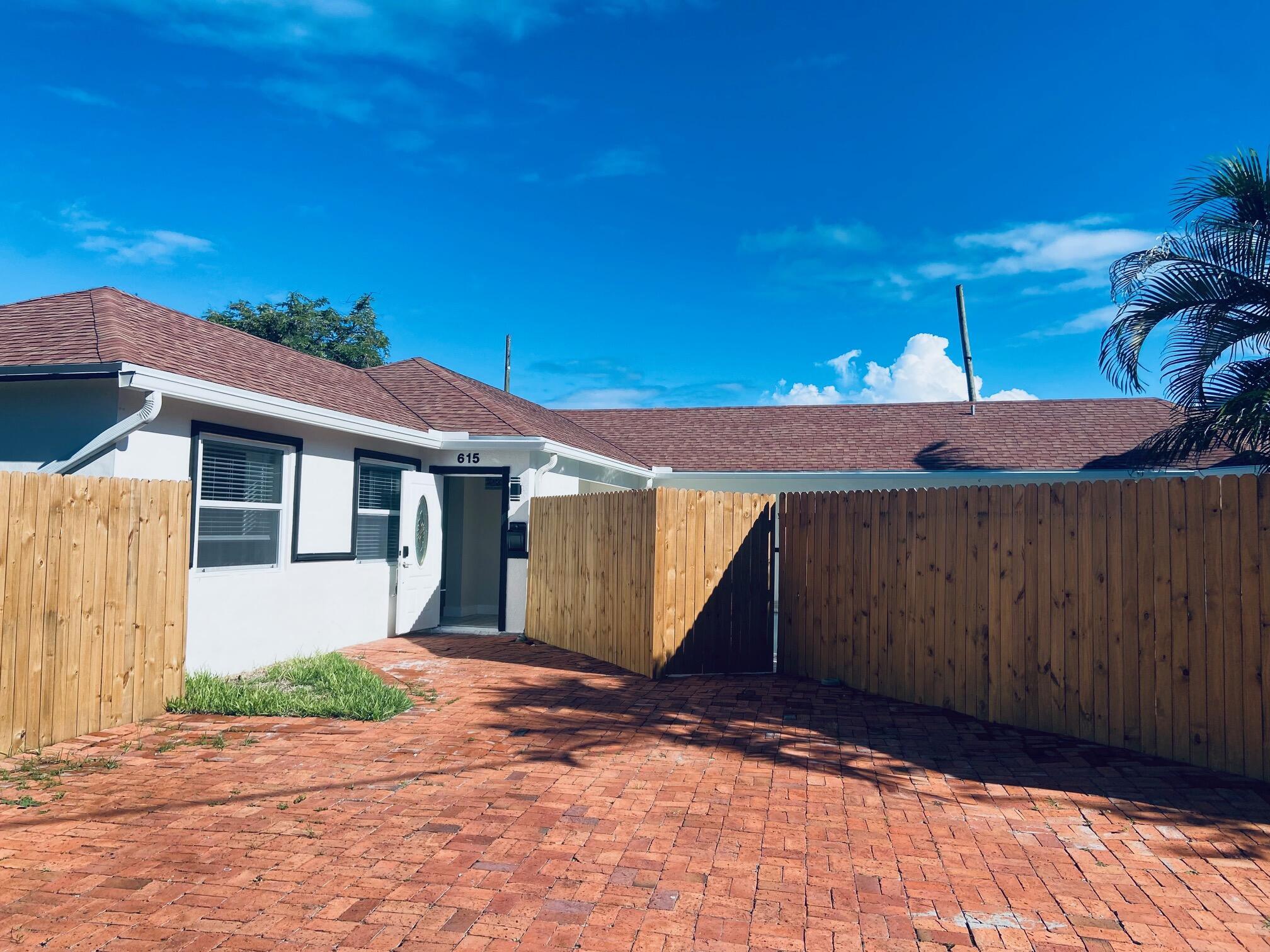 615 NE 2nd Avenue, Delray Beach FL 33444