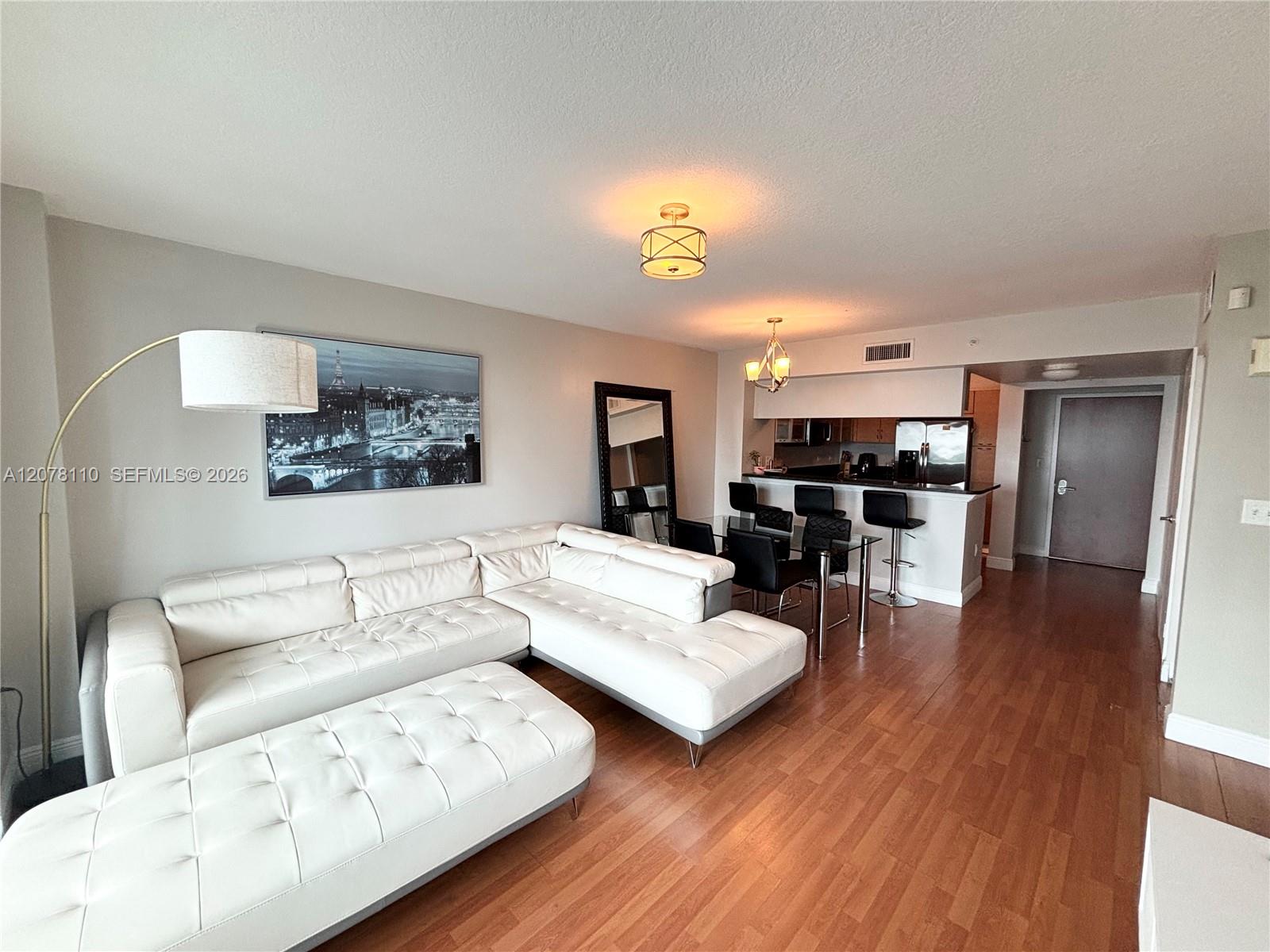 31 SE 5th St # 2805 — Photo 5