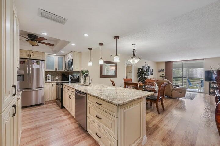 5340 NW 2nd Avenue NW # 226, Boca Raton FL 33487