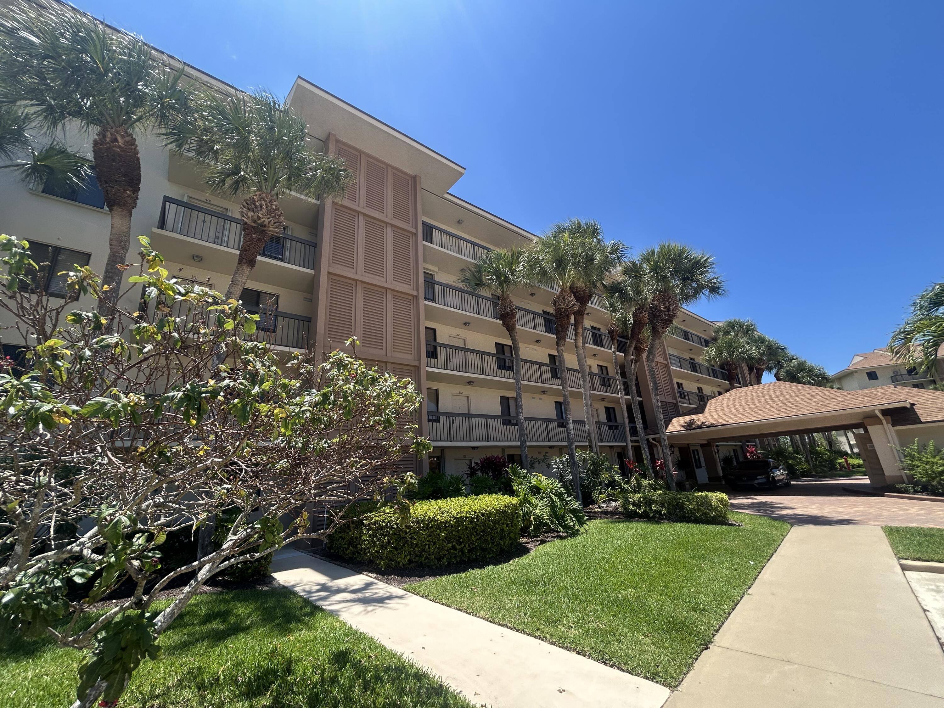 1901 Marina Isle Way # 302, Jupiter FL 33477
