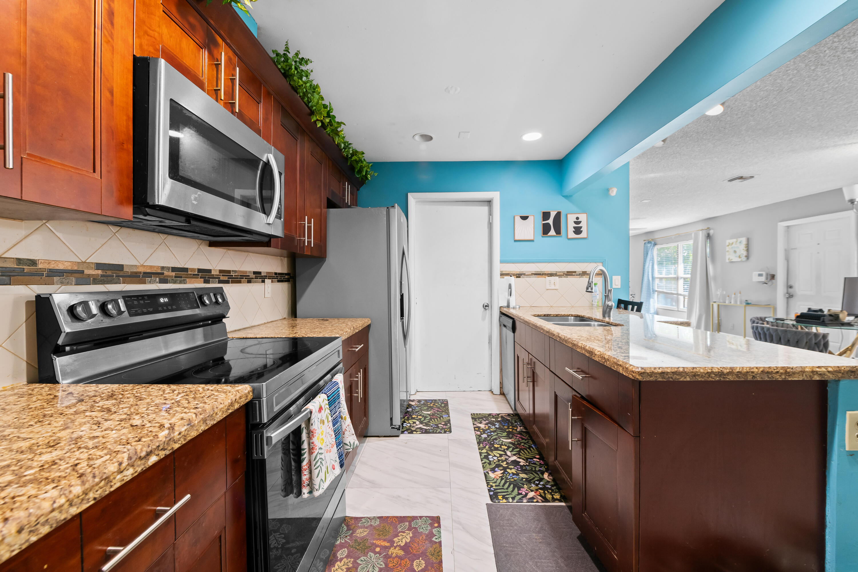 7838 KIMBERLY Boulevard — Photo 3